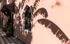 Oktober: Palmschatten im Innenhof (Taroudant)