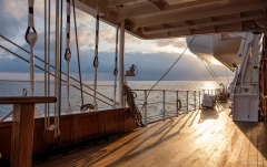 Titelbild: Auf dem Atlantik