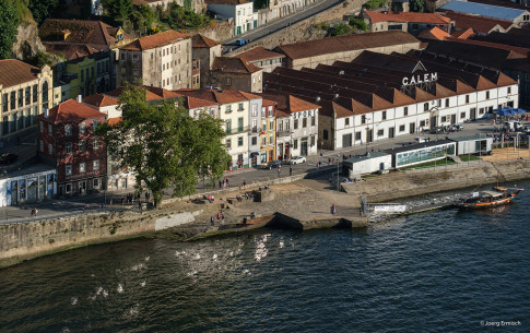 Oktober: Portweinlager in Porto