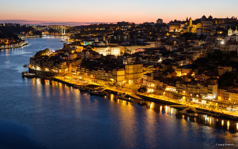 Dezember: Blick über den Douro auf die Altstadt